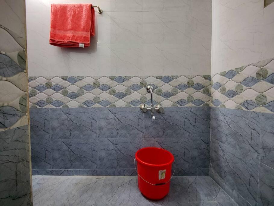 Comfy 2-Bedroom House In Sanjaynagar, Bengaluru Экстерьер фото